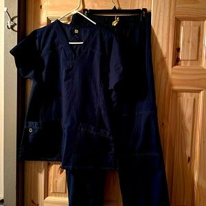 Wonder wink ladies large scrub set